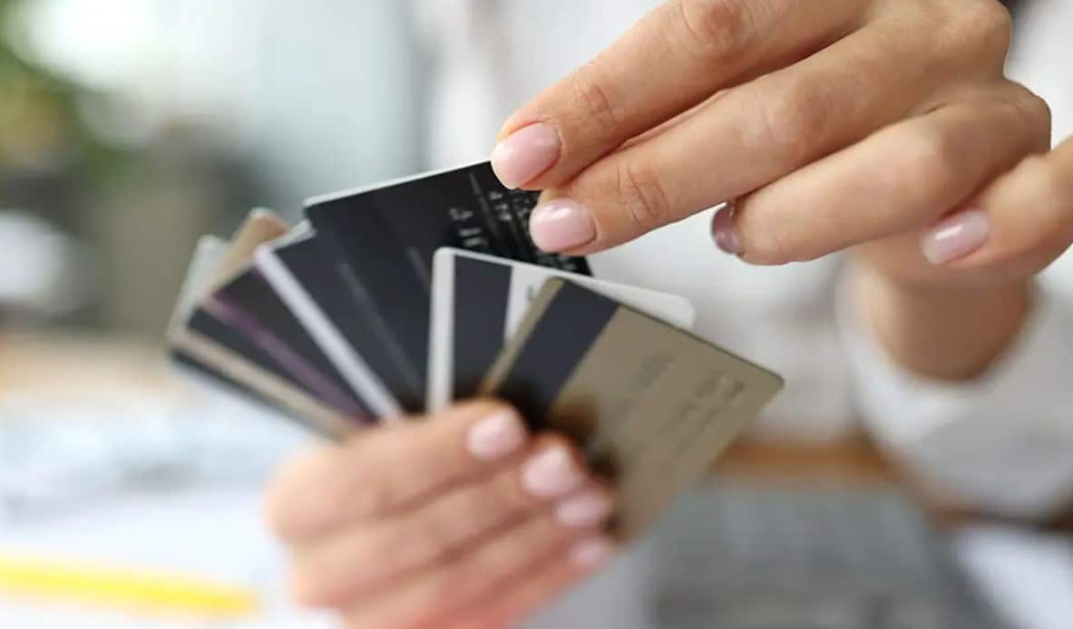 the-ultimate-guide-to-choosing-the-right-credit-card-for-your-needs
