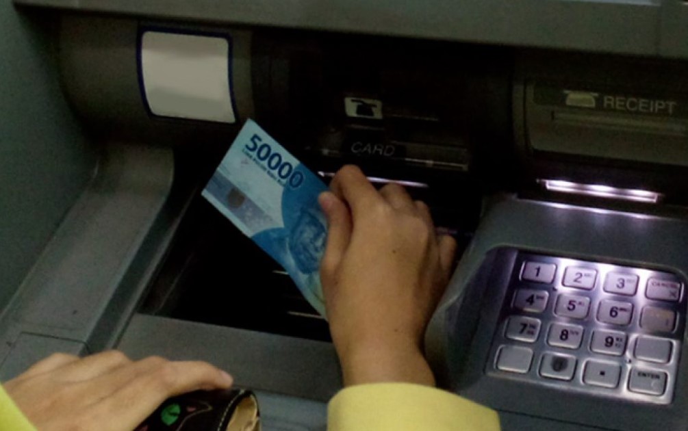 Fitur dan Produk-yang-Mendukung-Transaksi-di-ATM-BCA