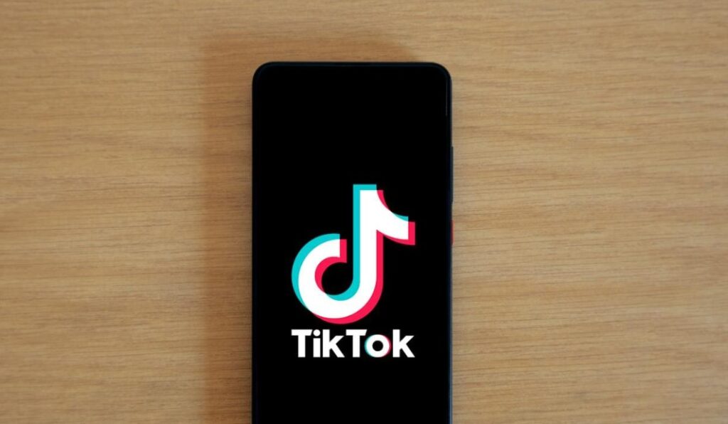 Contoh-Produk-dan-Alat-yang-Dapat-Membantu-Meningkatkan-Viewers-TikTok